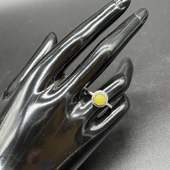 Artisan made Ring 925 Silver and Green Idocrase Round Stone size 6.5 - Picture 7 of 8